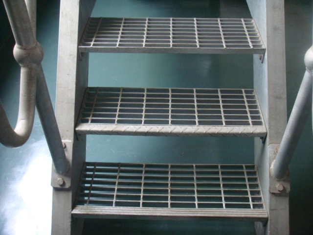 FRP Molded Grating Building Materials Fiberglass Product Stair Tread